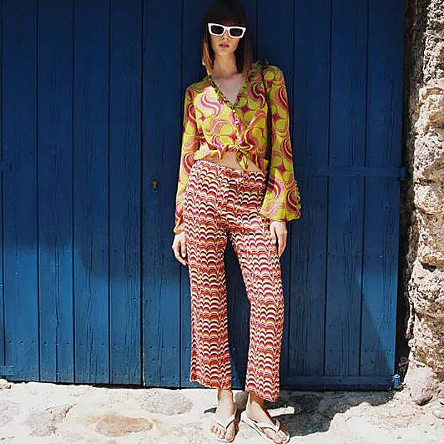 Los pantalones estampados triunfan en las redes