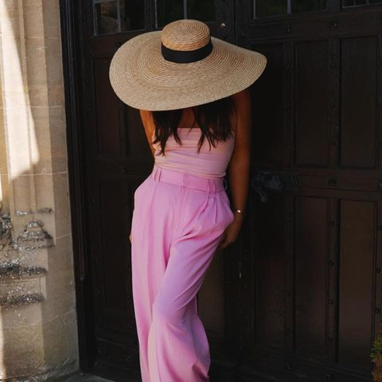 Pincha en la imagen para ver 10 shorts denim de Zara que no te querrás quitar en todo el verano.