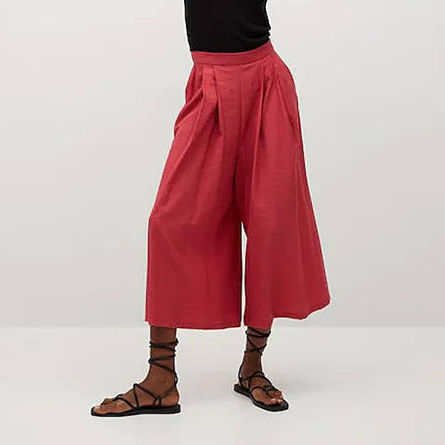 Nuestro favorito es un pantalón liso en color fresa