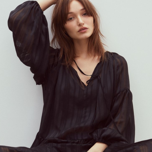 Pincha en la foto para ver vaqueros de tendencia hasta la talla 54 de la colección de Violeta.