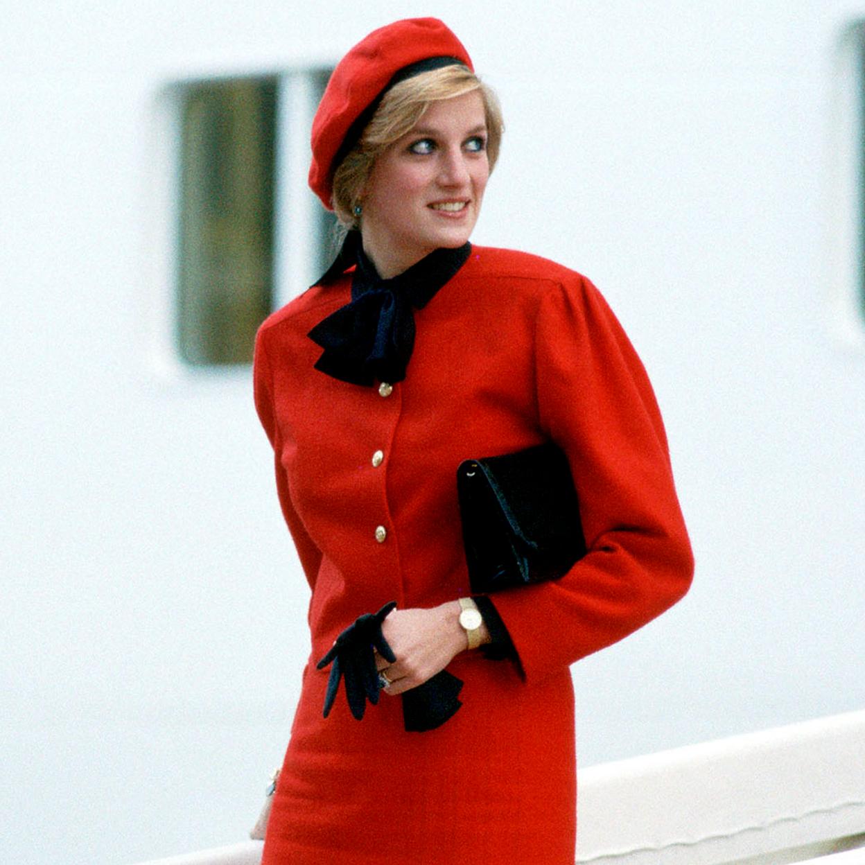 La princesa Diana el 15 de noviembre de 1984 en Southampton bautizando el buque Royal Princess