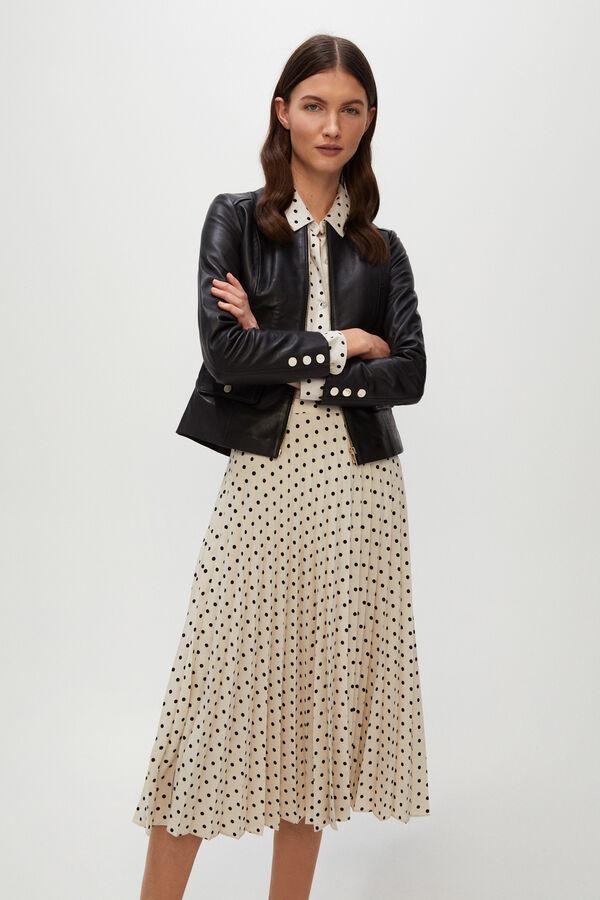 De lunares, de Cortefiel (24,99 euros).