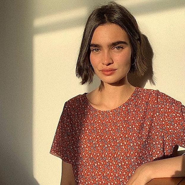 Los tres cortes de pelo corto de moda que más estilizan el cuello para un cambio de look fresco, cómodo y rejuvenecedor