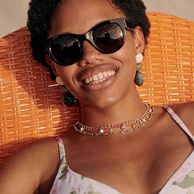 Imagen principal - Sézane lanza su primera colección de gafas de sol