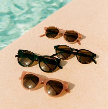 Imagen secundaria 1 - Sézane lanza su primera colección de gafas de sol