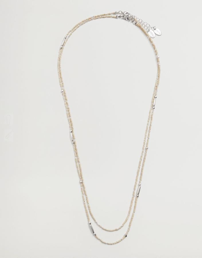 Disponible en plateado o en dorado, este collar combinado con abalorios tiene un precio rebajado de 7,99 euros (antes 15,99 euros).