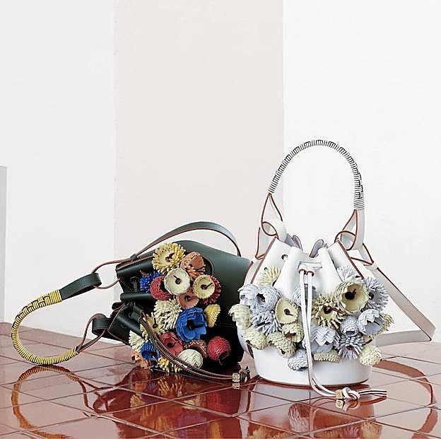 Imagen principal - La artesanía es el futuro de la moda y estas firmas de lujo nos lo demuestran