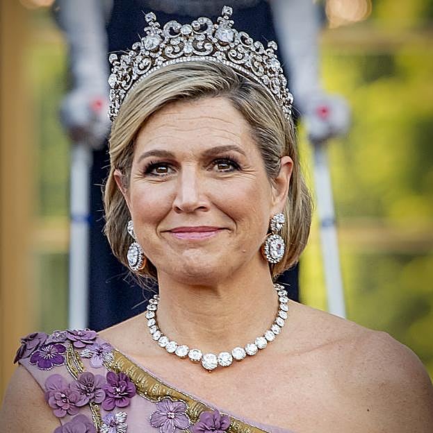 La reina Máxima de los Países Bajos luciendo la tiara Stuart (incompleta pero igual de espectacular).