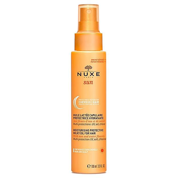 Nuxe Sun Leche Protectora Hidratante para el cabello con Flores Acuáticas y Solares, protege el cabello y el cuero cabelludo de los rayos UV, la sal, el cloro, repara y sublima la fibra capilar (12 euros).
