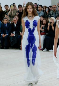 Imagen secundaria 2 - El esperado regreso de Phoebe Philo a la moda ya es un hecho