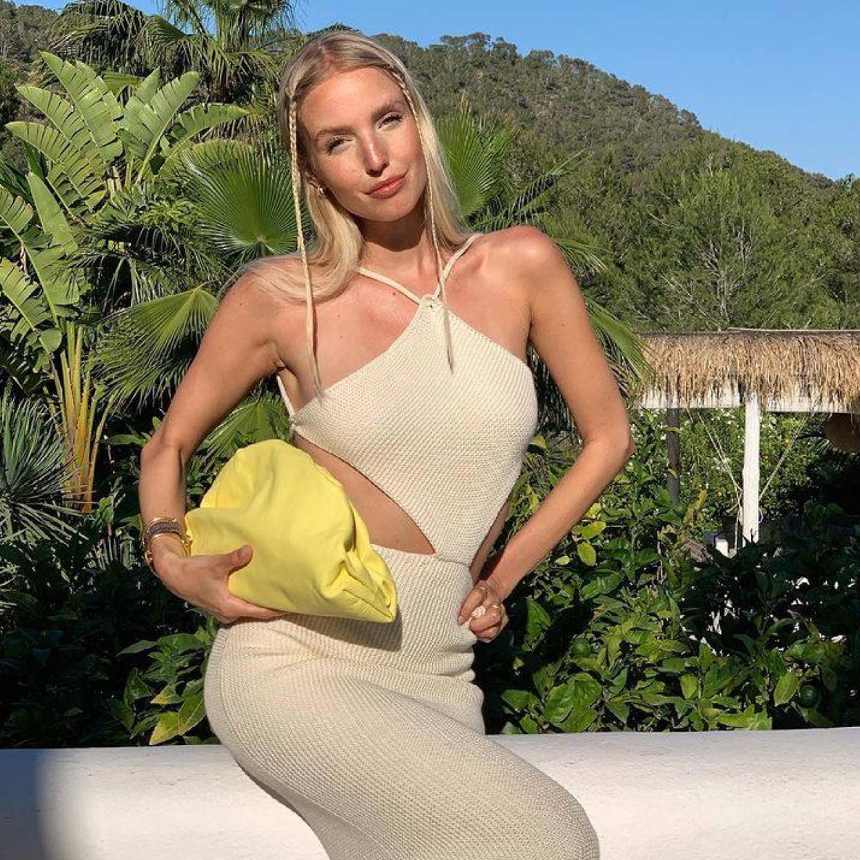 Pincha aquí para ver Los vestidos arrasan este verano, y estos 13 largos de Zara son súper cómodos y hacen tipazo