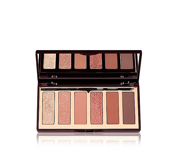 Paleta con 6 sombras de ojos. 54 euros.
