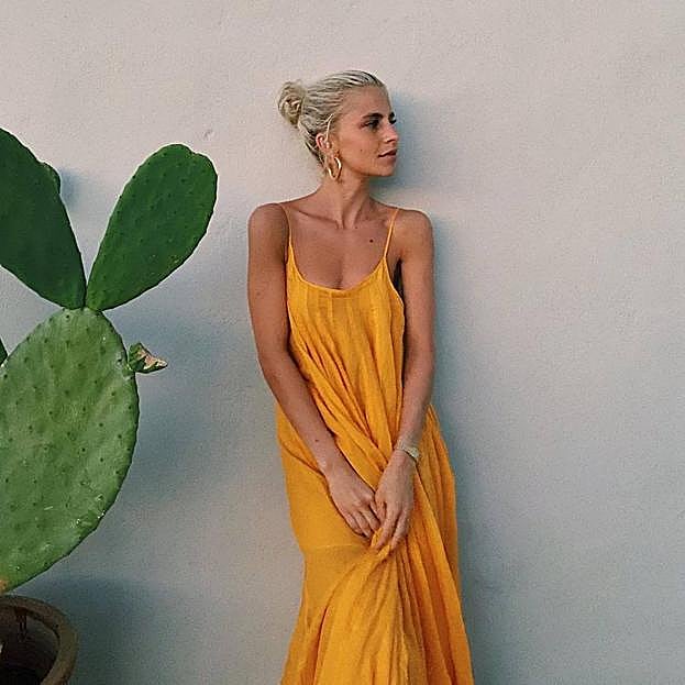 Rojo, amarillo y verde: tres vestidos de colores vibrantes súper fresquitos y cómodos para conseguir un look veraniego y presumir de bronceado