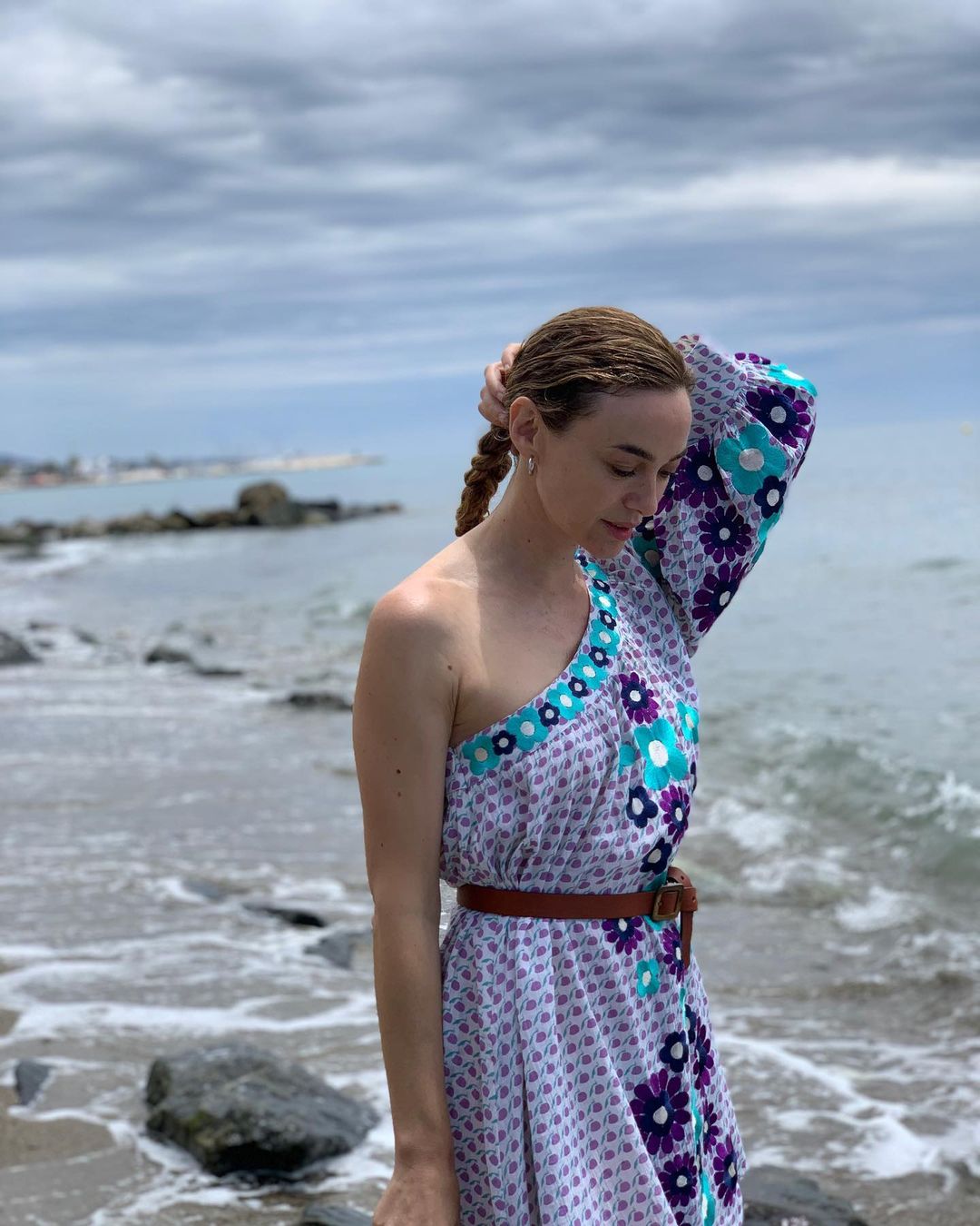 Pincha en la foto para ver los vestidos de las rebajas de Zara que todavía están disponibles en todas las tallas