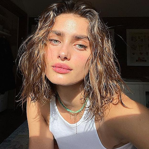 Trucos para eliminar los brillos de la cara si tienes la piel grasa