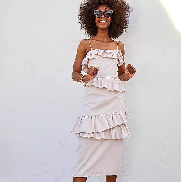 Imagen principal - Un top, dos vestidos y una falda: todo lo que un volante es capaz de hacer por tu look