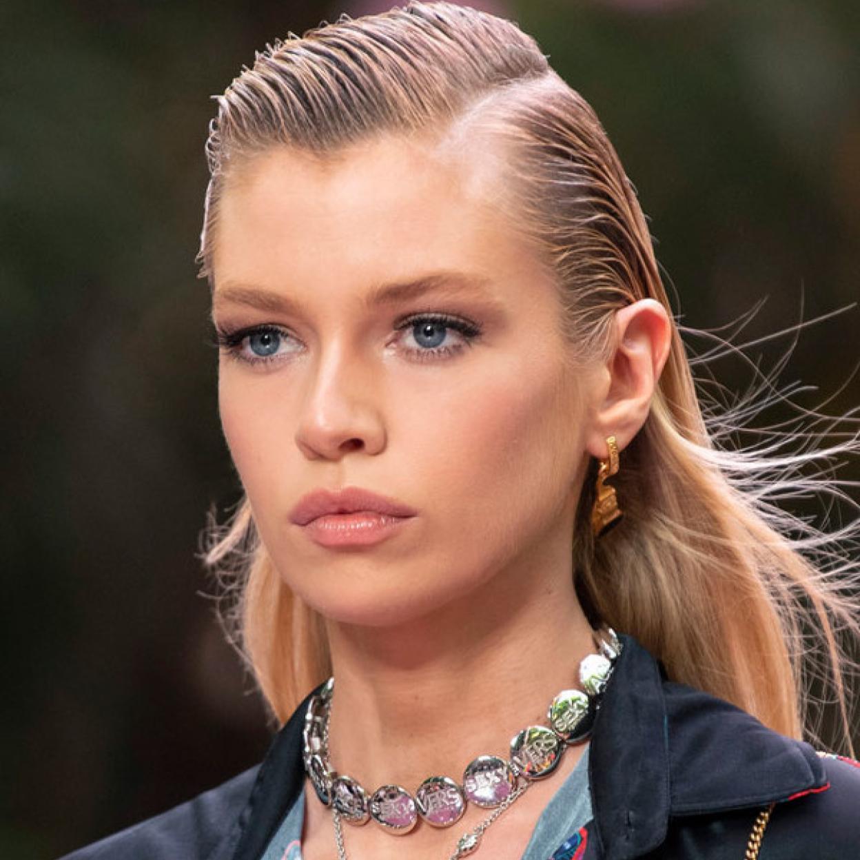 Pincha en la foto para ver aceites en seco para hidratar el rostro, el cuerpo o el pelo perfectos para meter en tu maleta de verano y ahorrar espacio