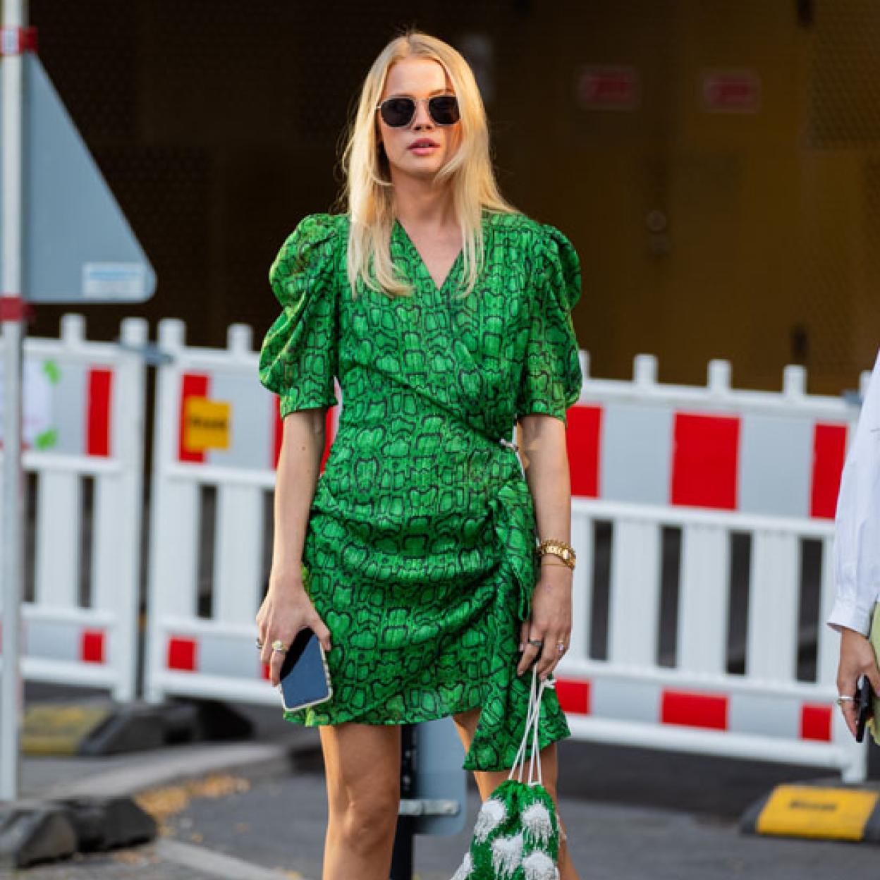 Pincha en la imagen para ver los vestidos mini más bonitos y que pronto verás por todas partes.