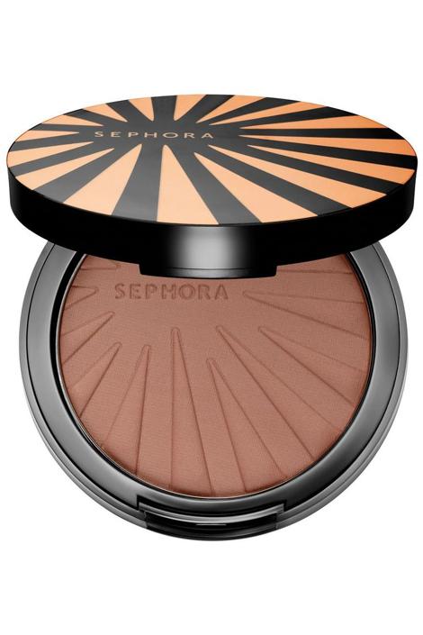 Si estás buscando un bronceador con el que piense la gente que te acabas de bajar de un yate, este tiene que ser el tuyo. Está pensado para pieles más oscuras consiguiendo un brillo bonito y atrevido. 18,00 euros