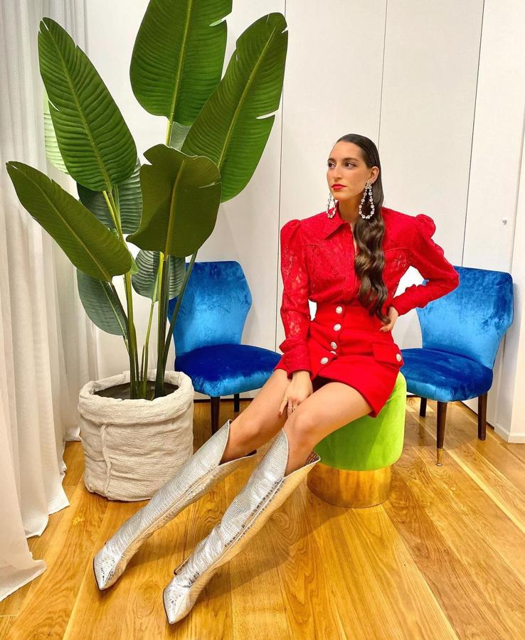 La moda por excelencia. Introducida en la década de los 80 para dar poder a las mujeres, en el movimiento "dress for success". Como todo tiene sus amantes y detractores pero, estilizan mucho y no se puede negar.