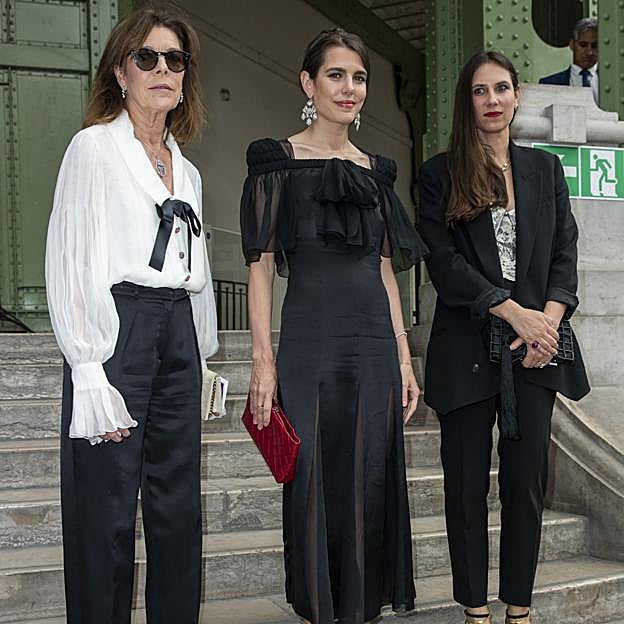 La princesa Carolina, su hija Carlota y su nuera, Tatiana Santo Domingo.