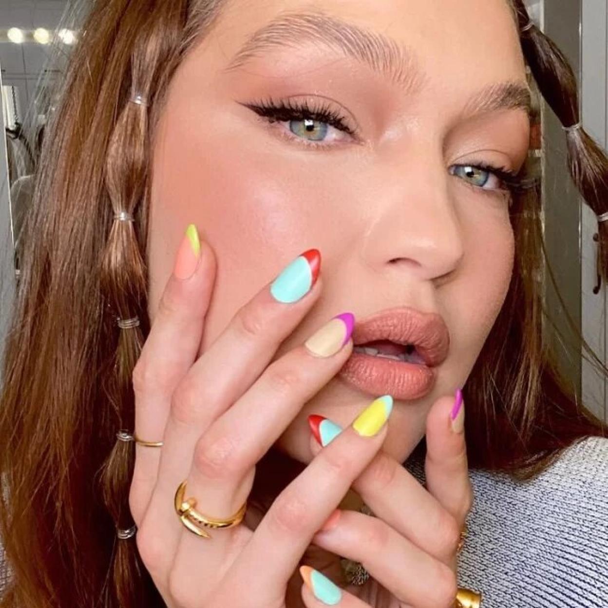 Pincha en la imagen para conocer cómo llevar la pinza del pelo de toda la vida. 