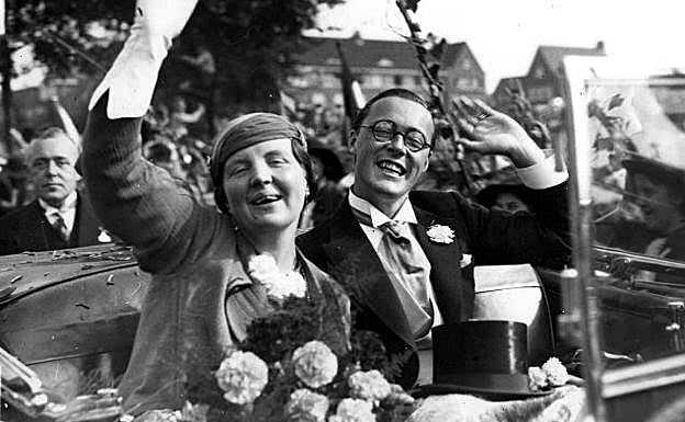 La boda de Bernardo y la reina Juliana se celebró el 7 de enero de 1937.