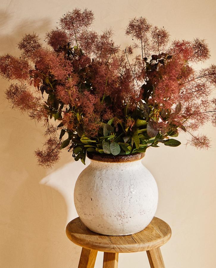 Este jarrón de cerámica esmaltado está disponible en dos tamaños, con 16 centímetros de altura (29,99 euros) y con 22 centímetros (39,99 euros).