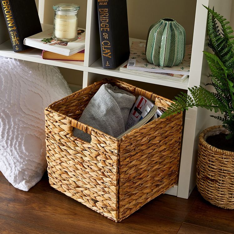 Esta cesta de madera, además de ser bonita y muy decorativa, es súper útil. Y solo cuesta 9 euros.