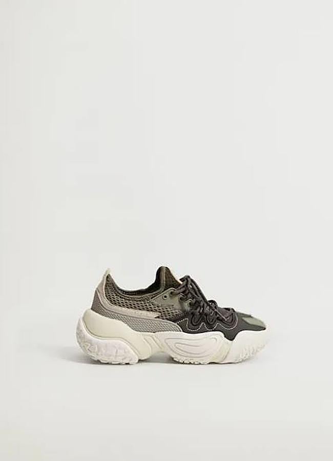 Deportivas maxi suela (49,99 euros).