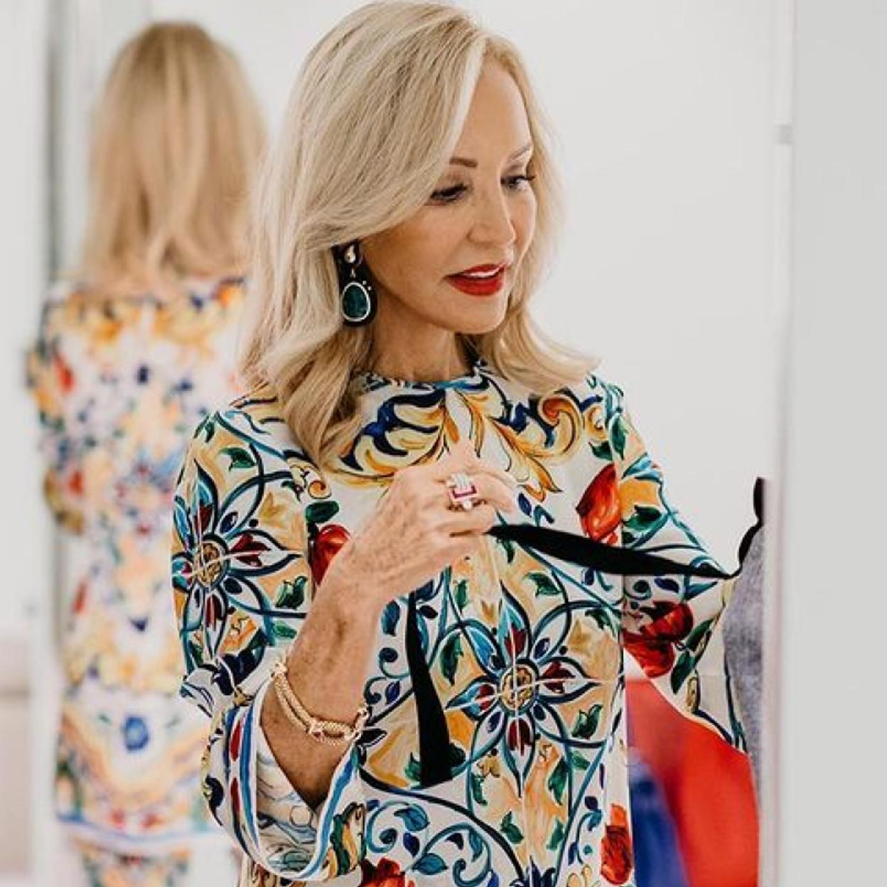 Pincha en la imagen para ver todas las sandalias planas que quedan genial y combinan con tus vestidos lenceros.