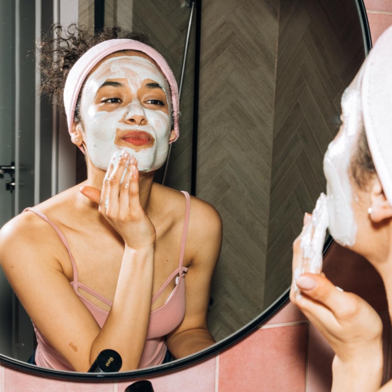 Pincha en la imagen para conocer las diez mejores mascarillas purificantes para acabar con los puntos negros. 