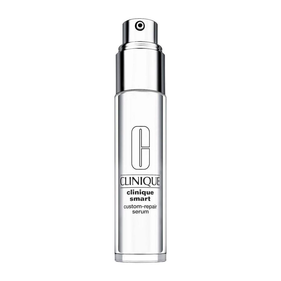 Una fórmula personalizada de alta tecnología entre cuyos componentes se encuentran péptidos, ácido salicílico, vitamina C y extractos botánicos, ajustándose de forma específica a las necesidades de cada piel. Un producto inteligente que combate las arrugas, la hiperpigmentación, la sequedad, la falta de luz y la flacidez.