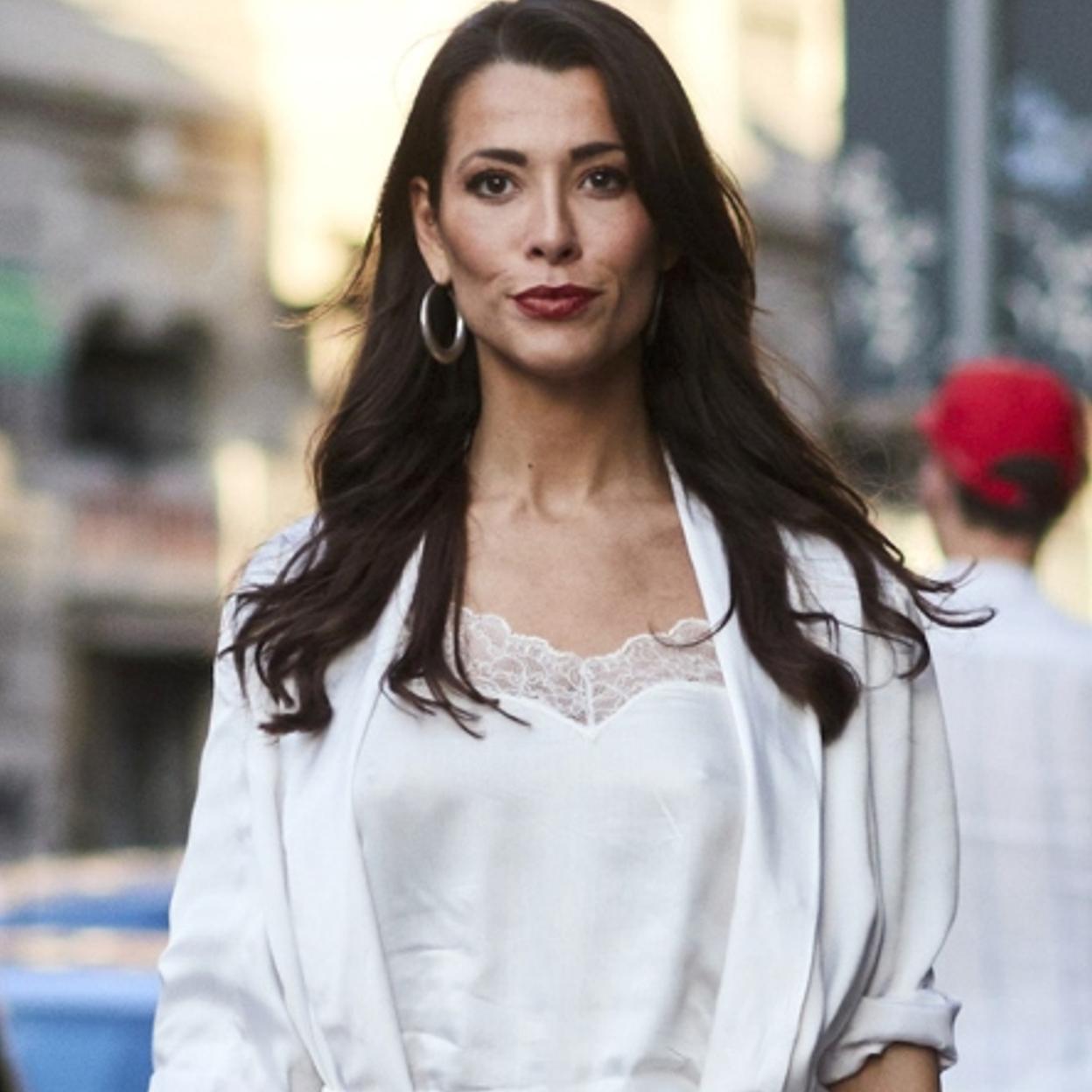 Pincha en la imagen para conocer las cremas solares antiedad para la cara que sí llevan la máxima protección para evitar manchas y arrugas. 