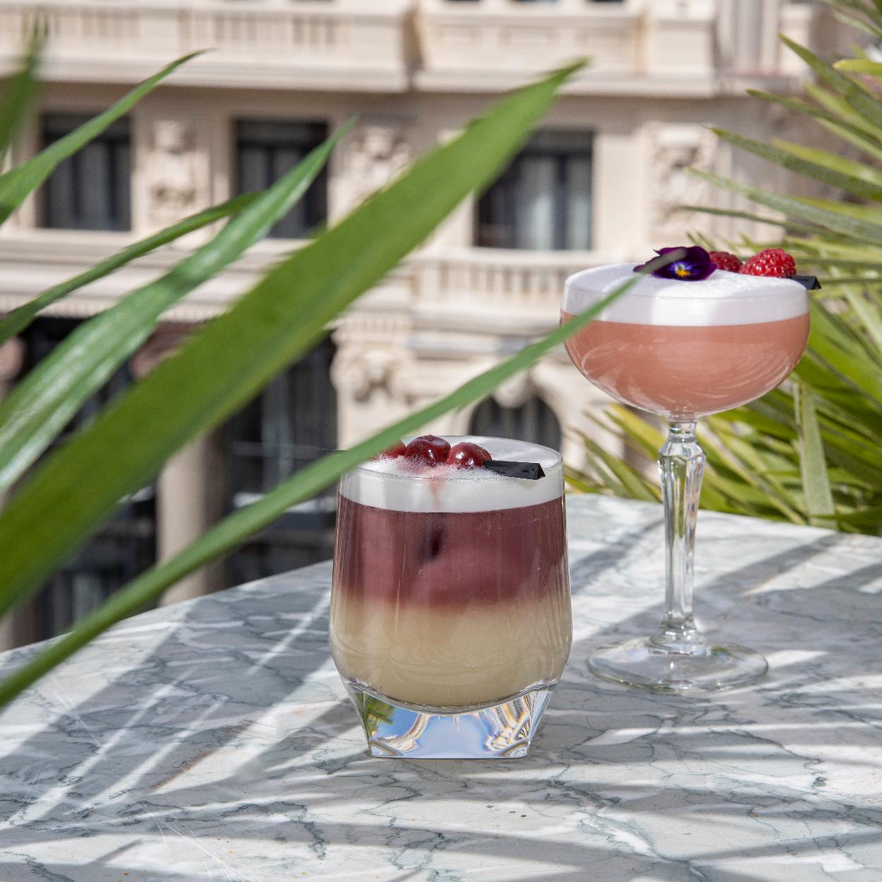 Rooftop, cóctel y noche de agosto: disfruta de las noches de verano desde las alturas de Madrid, Barcelona, Sevilla, Tarragona...