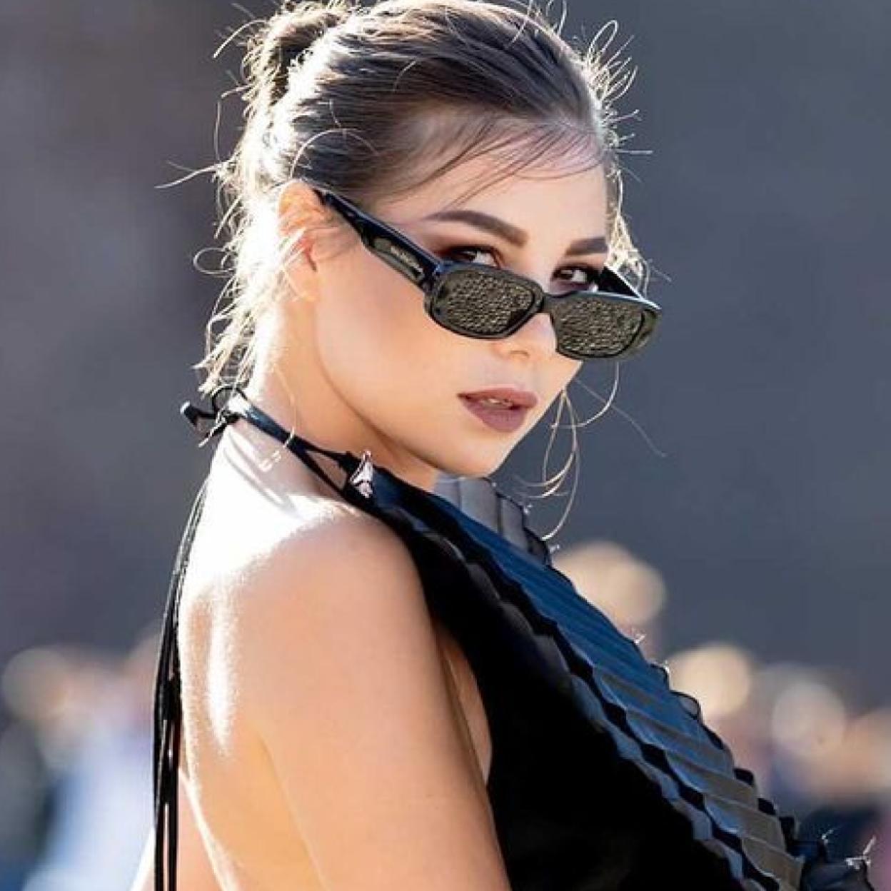 Pincha en la imagen para ver productos que te ayudarán a domar las cejas y con los que las tendrás tan perfectas que parecerá que te has hecho microblading.