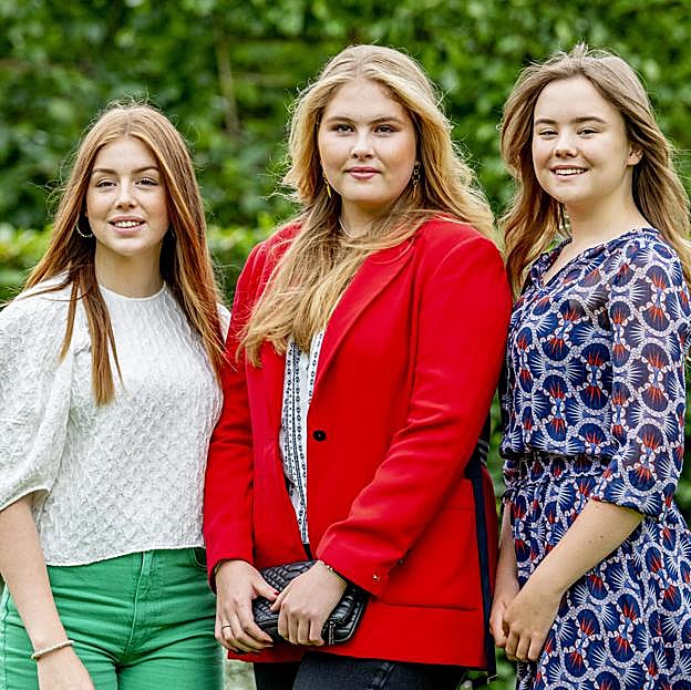 La princesa Alexia junto a su hermana mayor, la princesa heredera Catalina Amalia de Orange y la menor la princesa Ariane