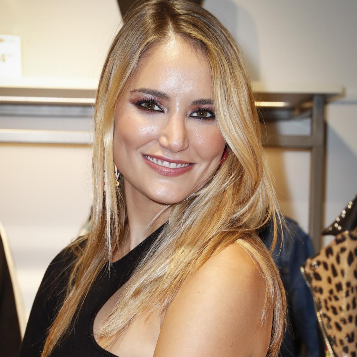 Pincha en la imagen para ver 10 prendas básicas de Zara para todos tus looks minimalistas (que no pasan de moda).