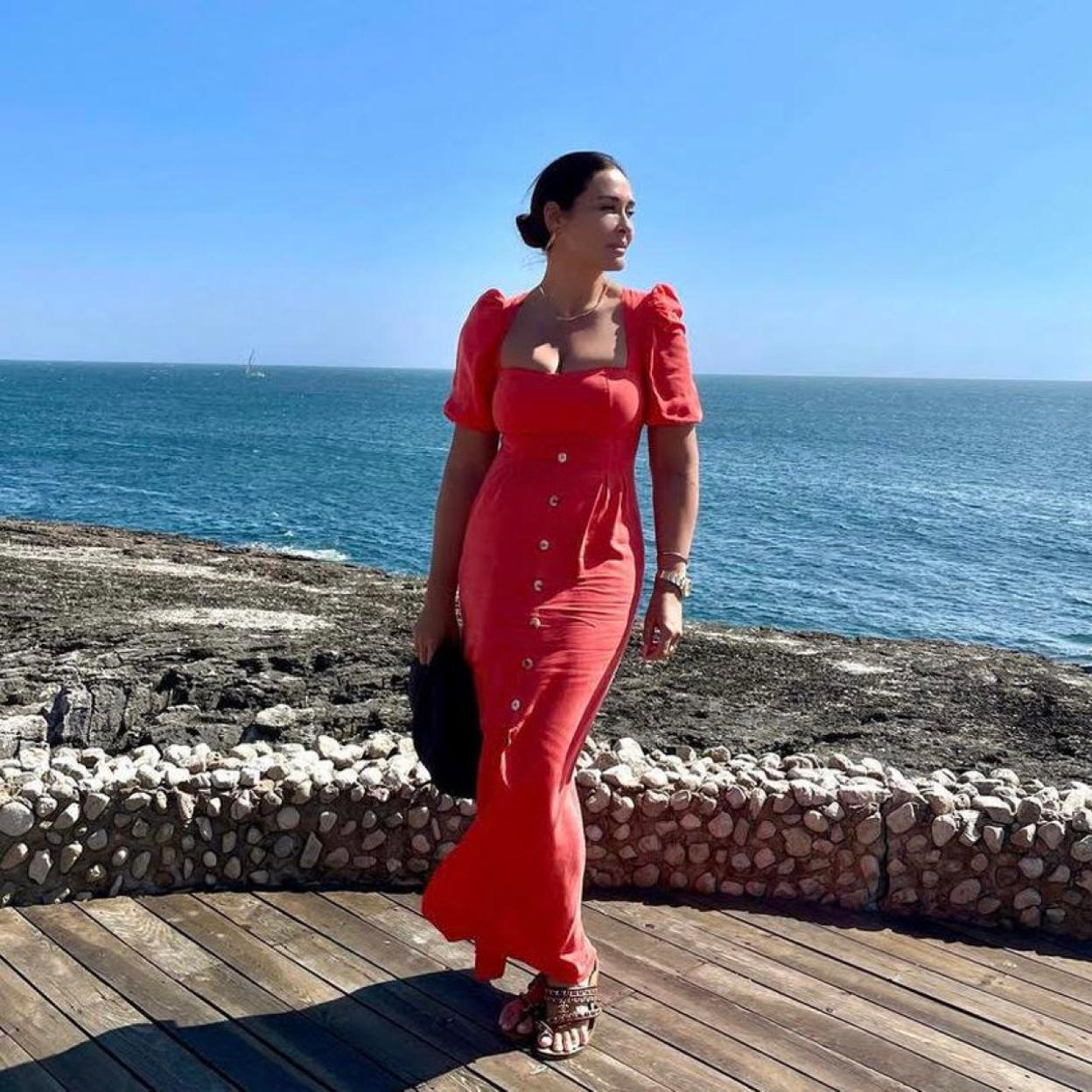 Pincha en la imagen y conoce los peinados más favorecedores del verano en sus múltiples versiones. 