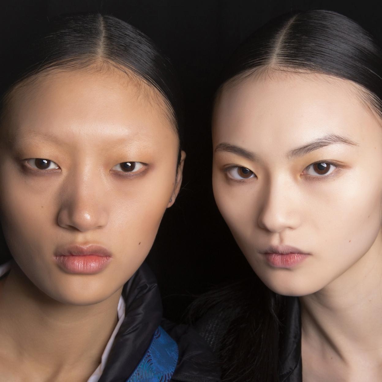 Pincha en la imagen para descubrir las diez mejores cremas para eliminar las manchas e iluminar la piel. 