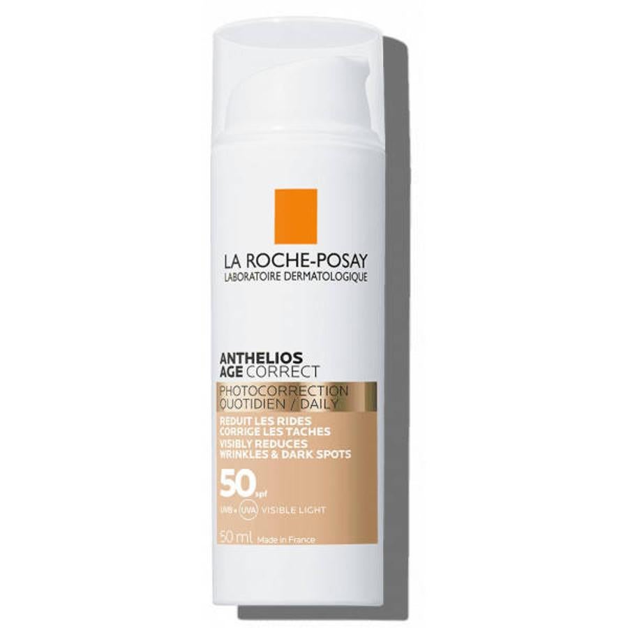 Con su tecnología fotoprotectora y un factor 50, previene y corrige los signos de la edad. Textura ultra ligera que mantiene la hidratación durante 24 horas y fórmula oil-free hipoalergénica y no comedogénica. Además, tiene activos antienvejecimeinto como el ácido hialurónico, la niacinamida y el phe-resorcinol, que rellenan arrugas, aumentan la elasticidad y difuminan manchas. No hará falta que lleves maquillaje porque, encima, lleva tinte para un aspecto unificado.