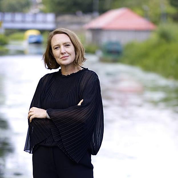 Paula Hawkins tiene nueva novela: hay vida después de «La Chica del Tren» y trata sobre la violencia de lo cotidiano