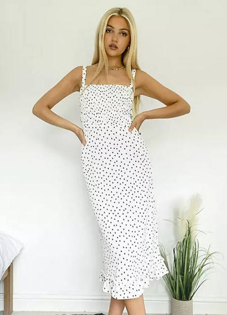 Imagen - El vestido de corte midi tiene un diseño fruncido