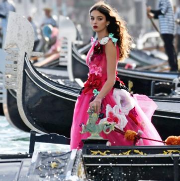 Imagen secundaria 1 - Dolce &amp; Gabbana convierten Venecia en el escenario más espectacular para su colección de Alta Moda