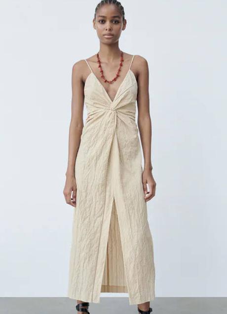 Imagen - El vestido ha enamorado a Amelia Bono