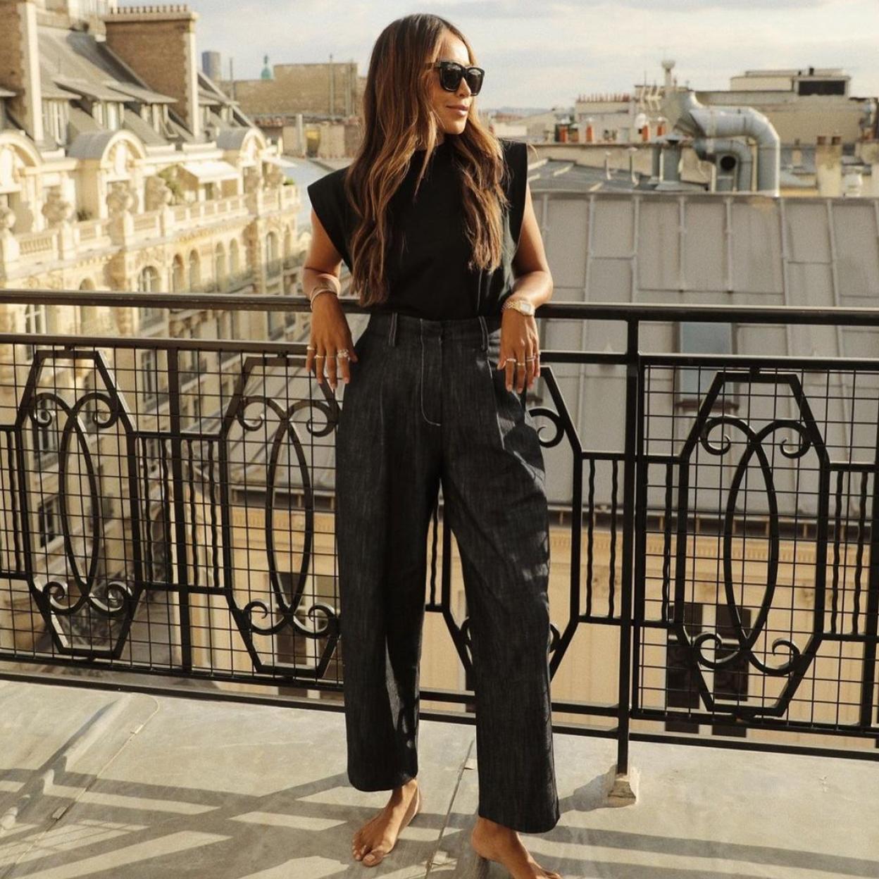 Pincha en la foto para ver la nueva colección de Bershka que tiene los vaqueros noventeros más extremos que vas a ver este invierno.