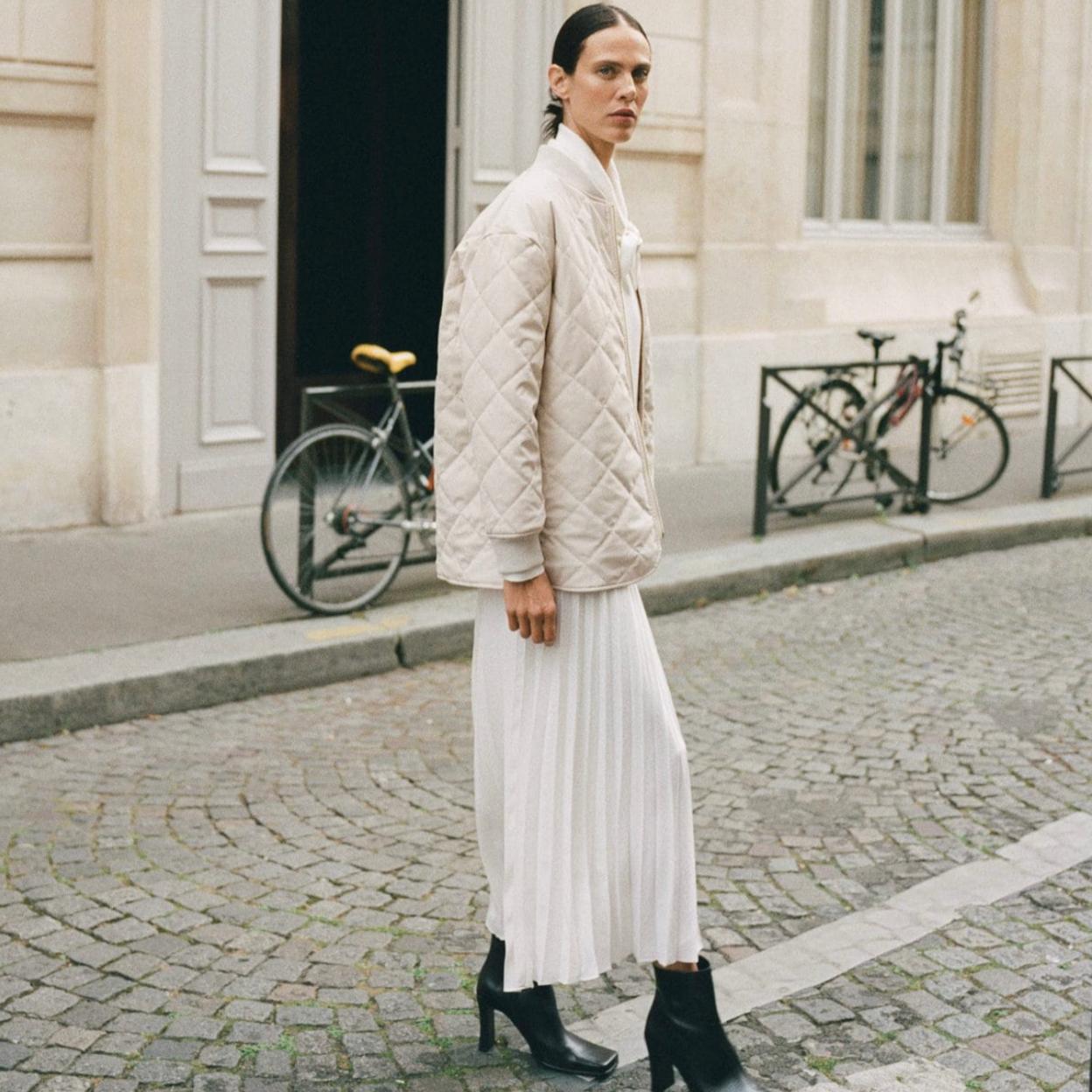 Pincha en la imagen y descubre los cárdigans más bonitos de las nuevas colecciones, la prenda que no puede faltar en tus looks de entretiempo.