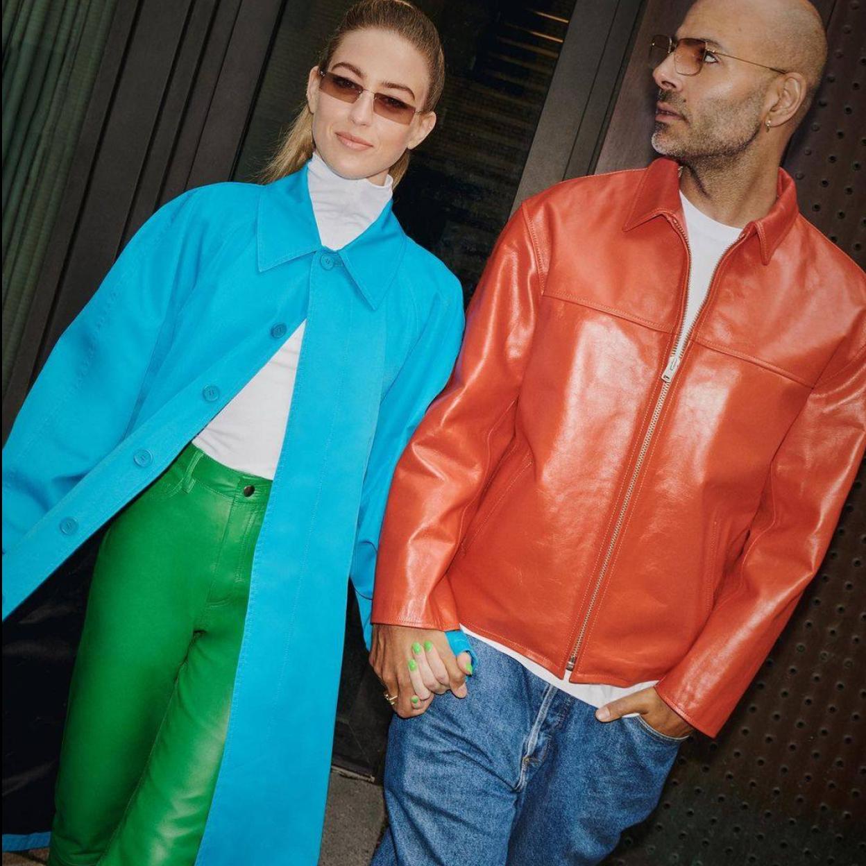 Pincha en la imagen para ver La blazer infalible para tus looks con vaqueros es de color verde y hemos encontrado seis que te van a conquistar