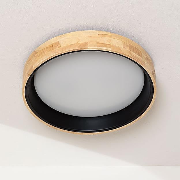 Plafón en negro y revestimiento de madera de Sklum (69,95 euros).