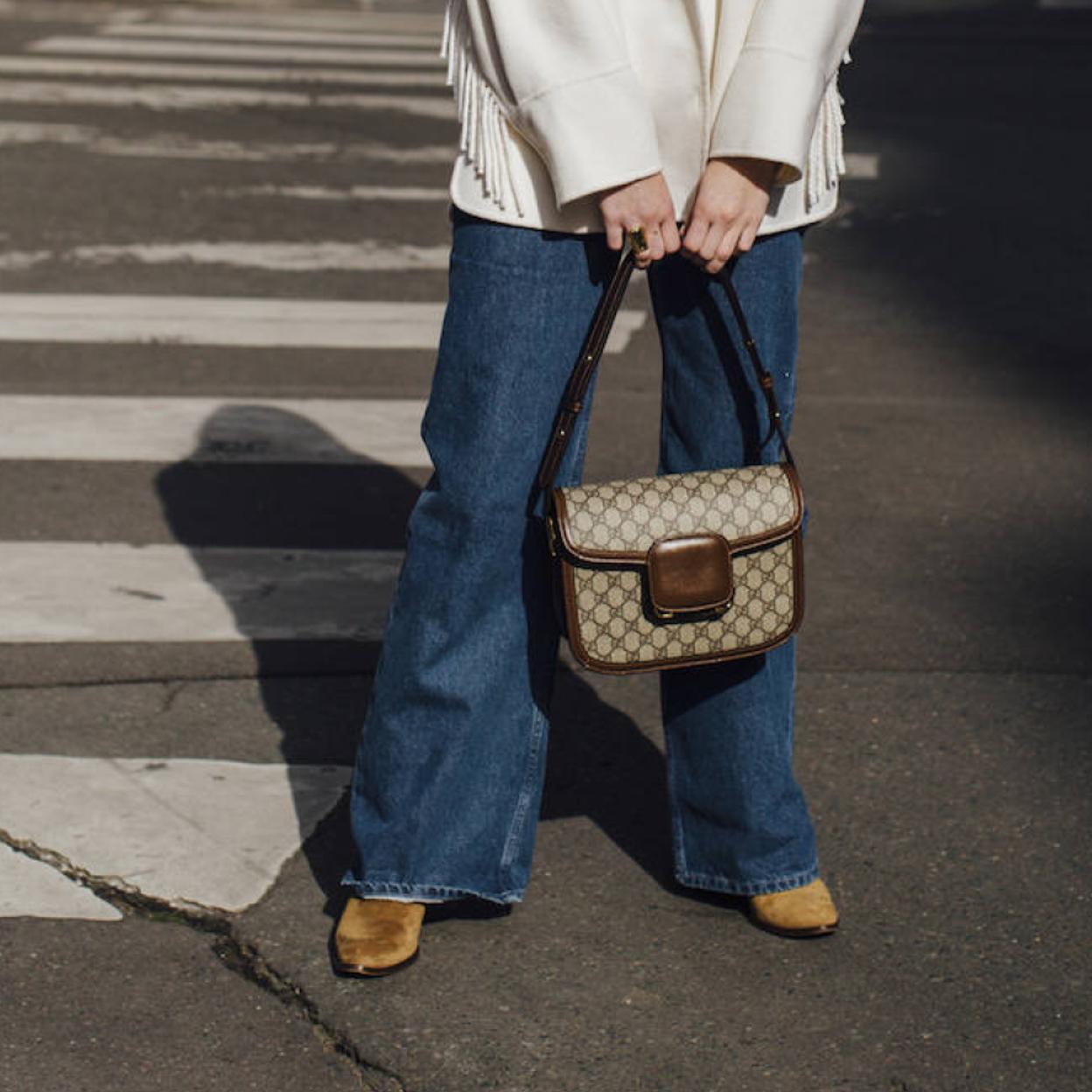 Pincha en la foto para ver las mejores inversiones que tienes que hacer en las rebajas para llevar sin parar cuando llegue el otoño